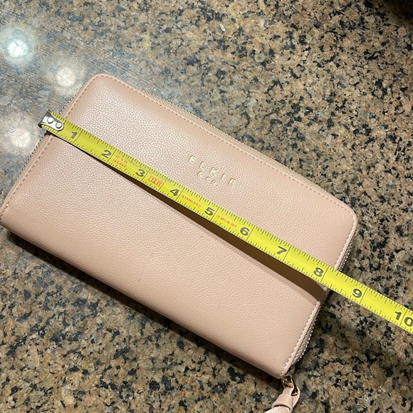 Elkie & Co. Wallet - Picture 5 of 16